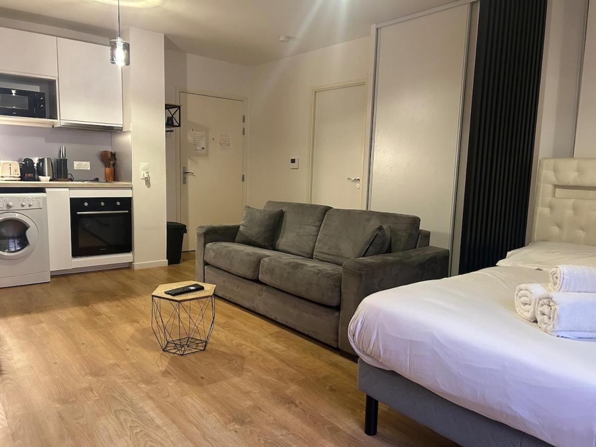 Studio Spacieux 4 Personnes Avec Terrasse Privee & Bureau - Gare A 4Min, Paris En 30Min Villiers-sur-Marne Exteriör bild